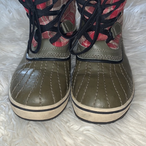 Sorel Plaid Waterproof Boots Tivoli Red and Green Size 7 - Picture 5 of 11